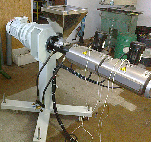 Co-Extruder